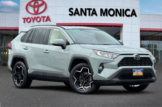 2019 Toyota RAV4 XLE FWD photo