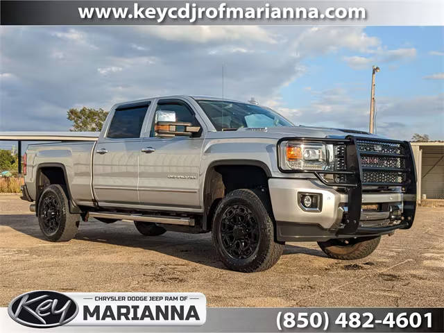 2019 GMC Sierra 2500HD Denali 4WD photo