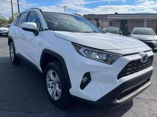 2019 Toyota RAV4 XLE FWD photo