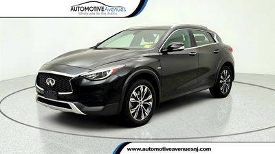 2019 Infiniti QX30 LUXE AWD photo