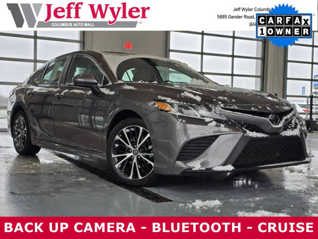 2019 Toyota Camry SE FWD photo