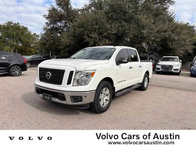 2019 Nissan Titan SV RWD photo