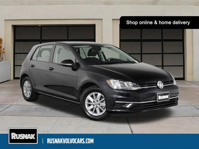 2019 Volkswagen Golf S FWD photo