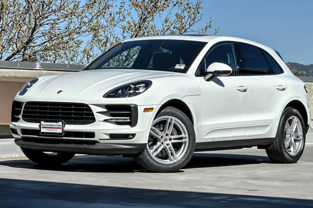 2019 Porsche Macan  AWD photo