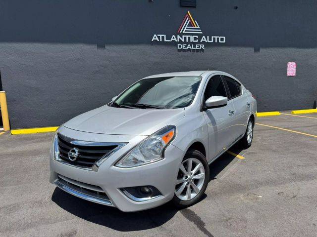 2017 Nissan Versa SV FWD photo