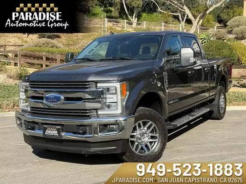 2019 Ford F-350 Super Duty LARIAT 4WD photo