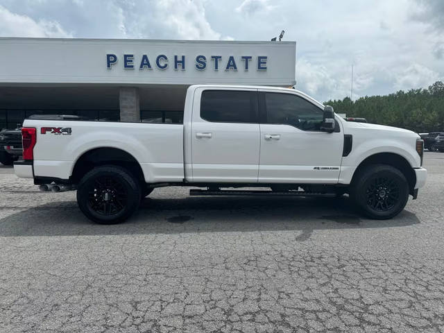 2019 Ford F-250 Super Duty LARIAT 4WD photo