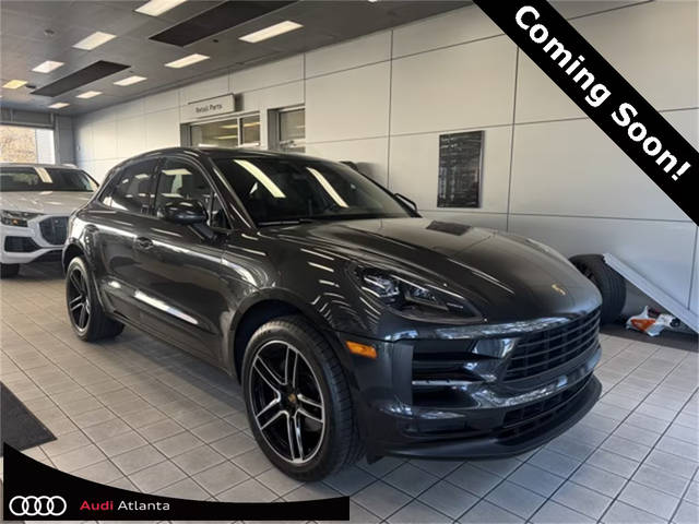 2019 Porsche Macan  AWD photo