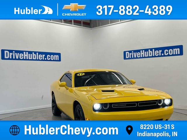 2017 Dodge Challenger SXT RWD photo