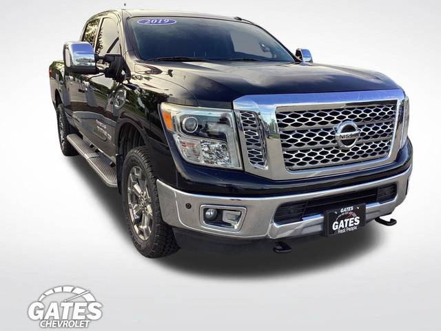 2019 Nissan Titan XD SL 4WD photo