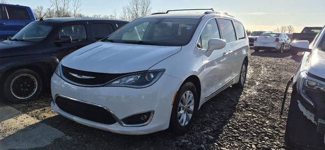 2018 Chrysler Pacifica Minivan Touring L FWD photo