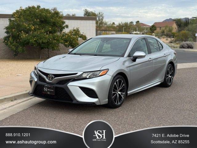2019 Toyota Camry SE FWD photo