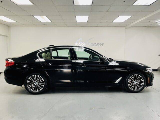 2019 BMW 5 Series 540i RWD photo