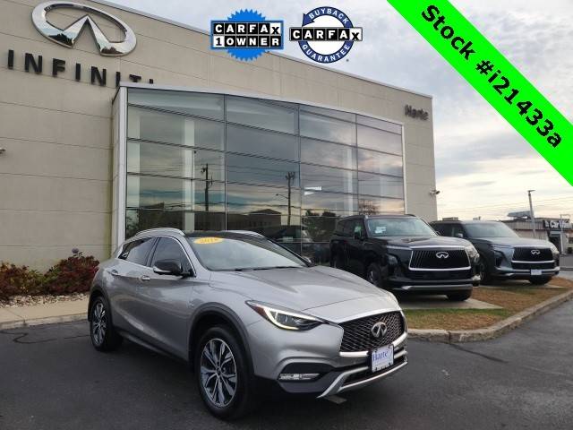 2018 Infiniti QX30 ESSENTIAL AWD photo