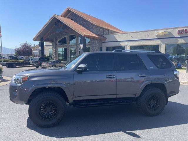 2019 Toyota 4Runner SR5 4WD photo