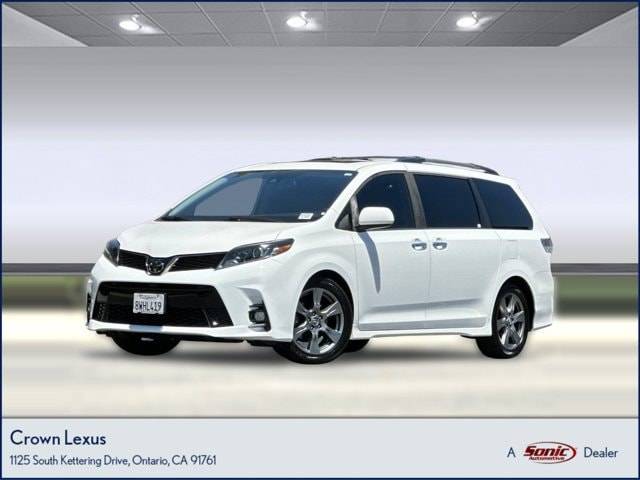 2019 Toyota Sienna SE FWD photo