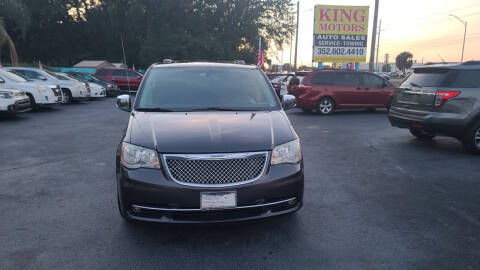 2016 Chrysler Town and Country Touring-L Anniversary Edition FWD photo