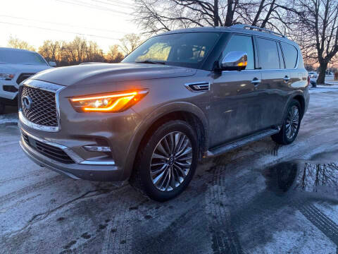 2019 Infiniti QX80 LUXE 4WD photo