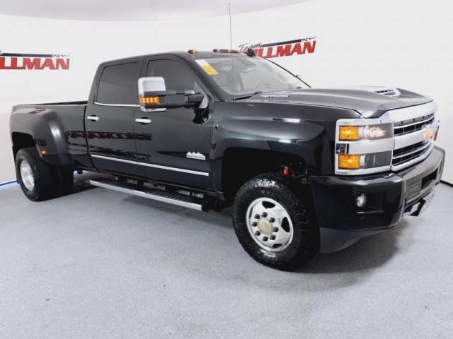 2019 Chevrolet Silverado 3500HD High Country 4WD photo
