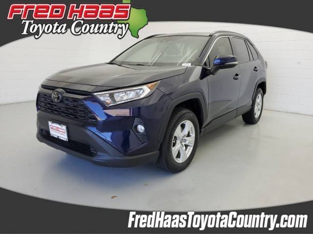 2019 Toyota RAV4 XLE FWD photo