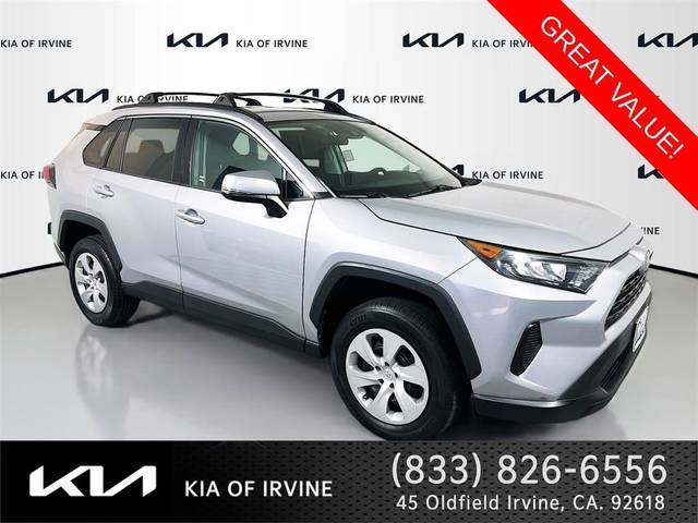 2019 Toyota RAV4 LE FWD photo