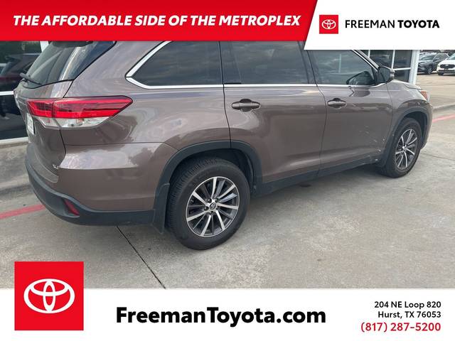 2019 Toyota Highlander XLE FWD photo