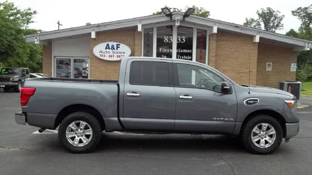 2017 Nissan Titan SV RWD photo