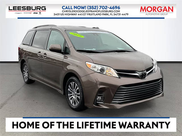 2019 Toyota Sienna XLE FWD photo