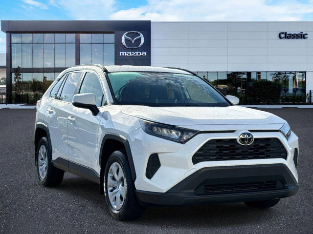 2019 Toyota RAV4 LE AWD photo
