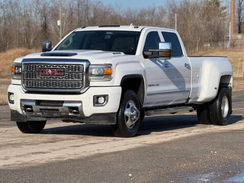 2019 GMC Sierra 3500HD Denali 4WD photo