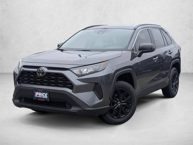 2019 Toyota RAV4 LE FWD photo