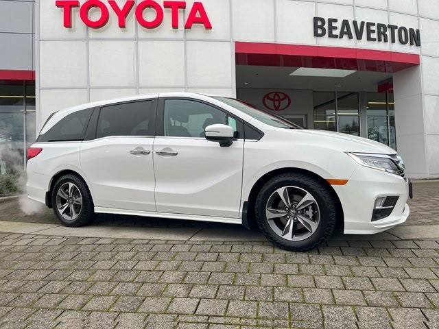 2019 Honda Odyssey Touring FWD photo