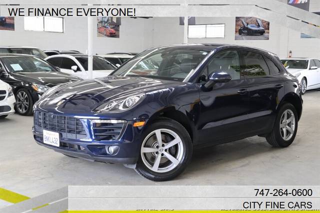 2018 Porsche Macan AWD photo