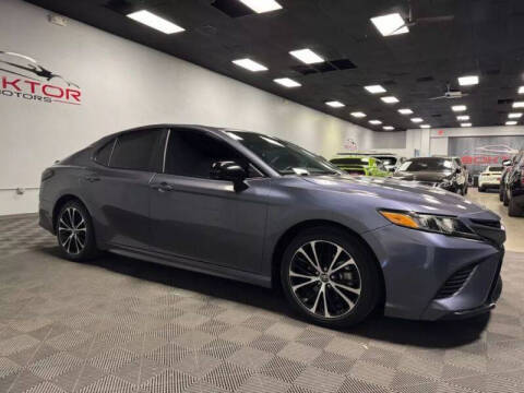 2019 Toyota Camry SE FWD photo