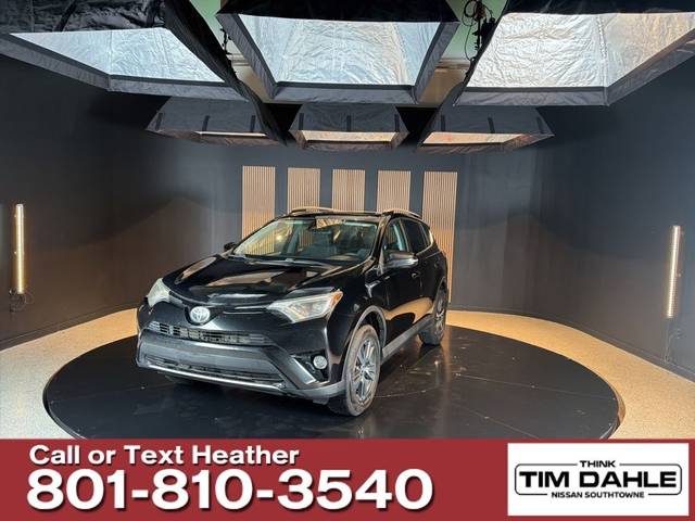 2018 Toyota RAV4 XLE AWD photo