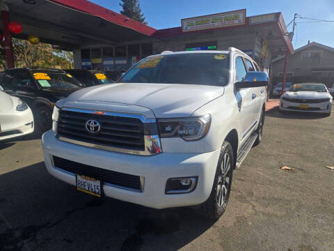 2018 Toyota Sequoia Limited RWD photo
