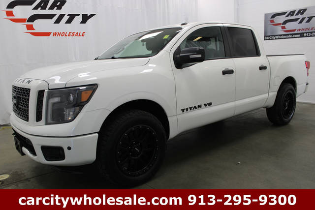 2019 Nissan Titan SV 4WD photo