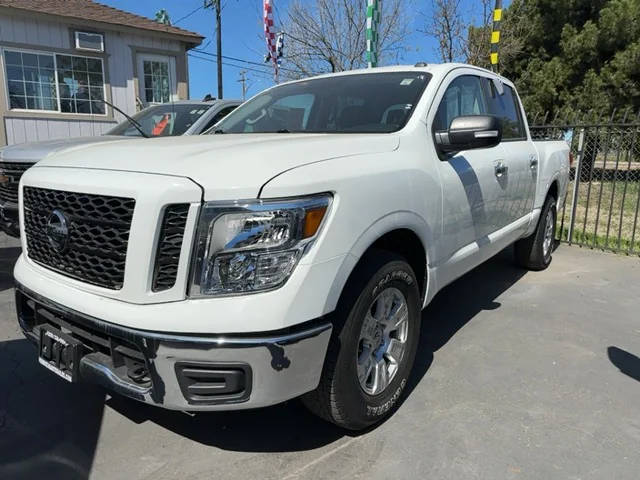 2019 Nissan Titan SV 4WD photo