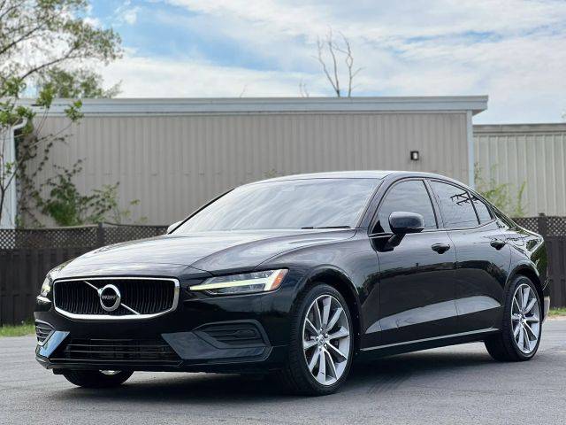 2019 Volvo S60 Momentum FWD photo