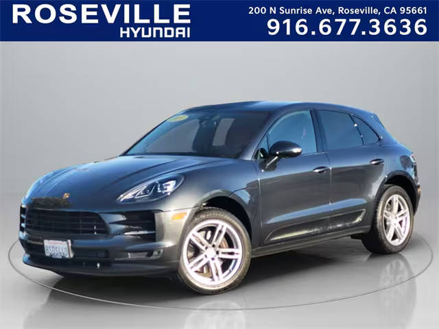2019 Porsche Macan  AWD photo