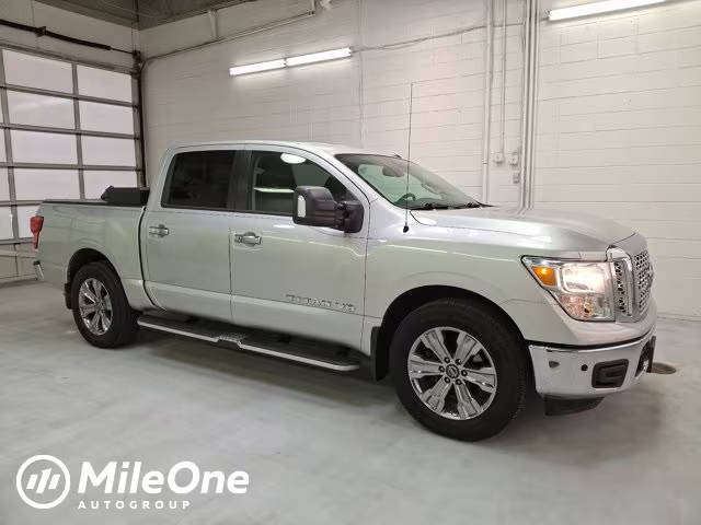 2019 Nissan Titan SV RWD photo