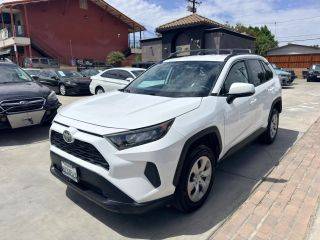 2019 Toyota RAV4 LE FWD photo