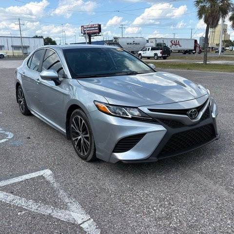 2019 Toyota Camry SE FWD photo