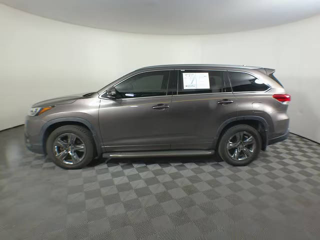 2019 Toyota Highlander Limited Platinum AWD photo