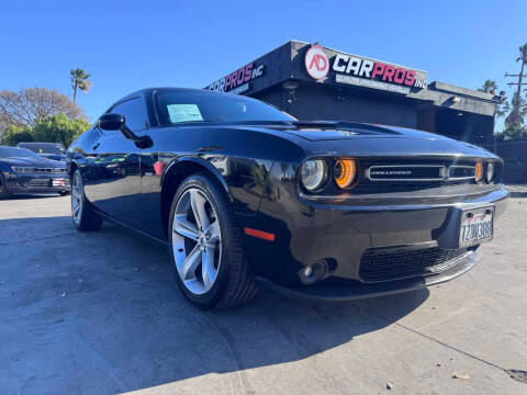 2017 Dodge Challenger R/T RWD photo