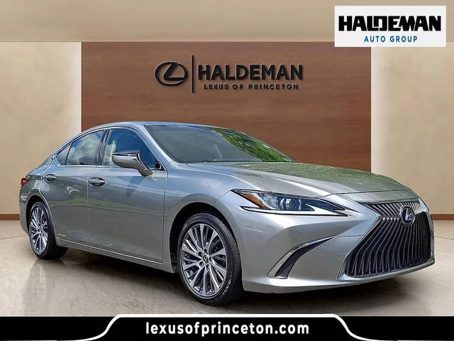 2019 Lexus ES ES 300h FWD photo
