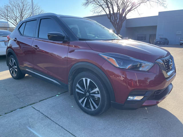 2019 Nissan Kicks SR FWD photo