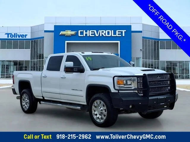 2019 GMC Sierra 2500HD Denali 4WD photo