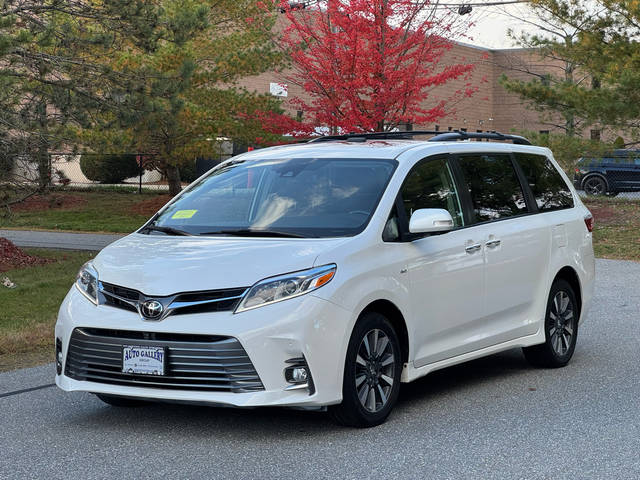 2019 Toyota Sienna Limited Premium AWD photo