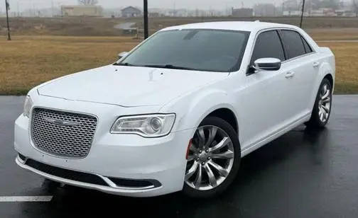 2019 Chrysler 300 Touring RWD photo